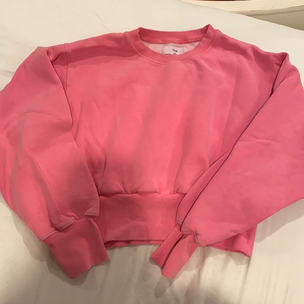 Aritzia Perkins TNA Neon Pink Cropped